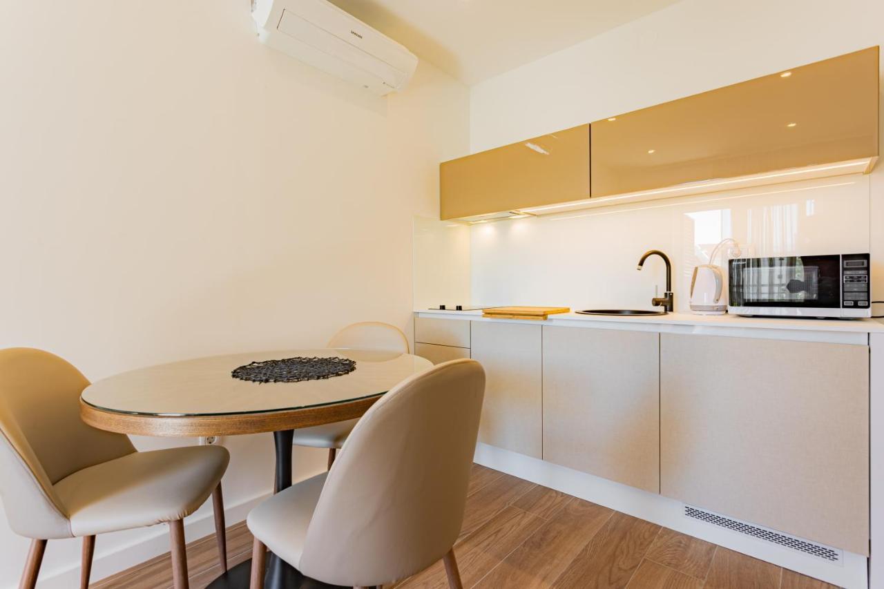 Apartmani Benzon บาชกาโวดา ภายนอก รูปภาพ