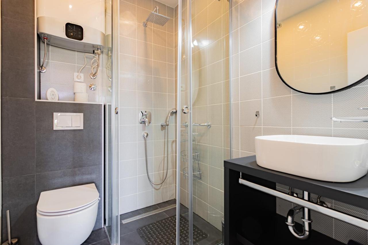 Apartmani Benzon บาชกาโวดา ภายนอก รูปภาพ