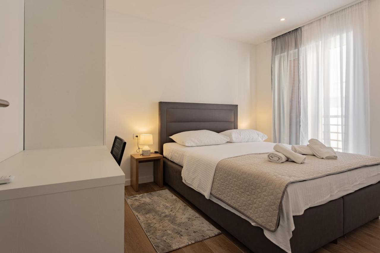 Apartmani Benzon บาชกาโวดา ภายนอก รูปภาพ