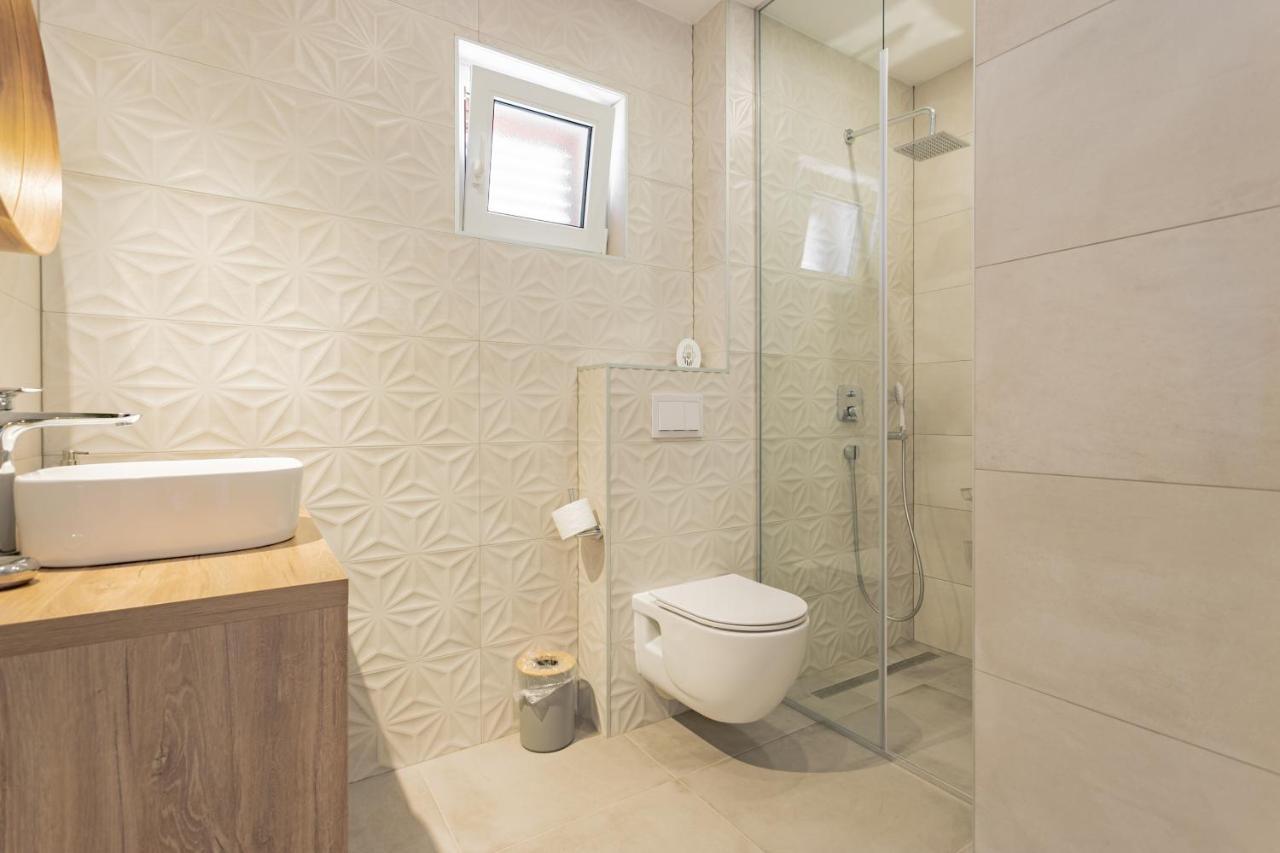 Apartmani Benzon บาชกาโวดา ภายนอก รูปภาพ