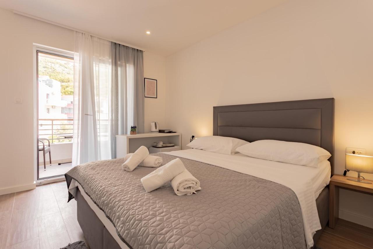 Apartmani Benzon บาชกาโวดา ภายนอก รูปภาพ