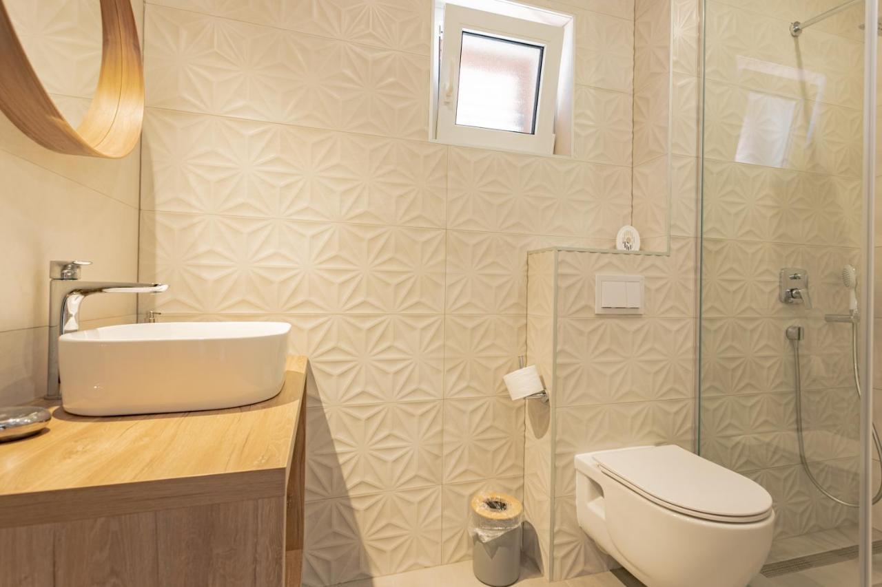 Apartmani Benzon บาชกาโวดา ภายนอก รูปภาพ