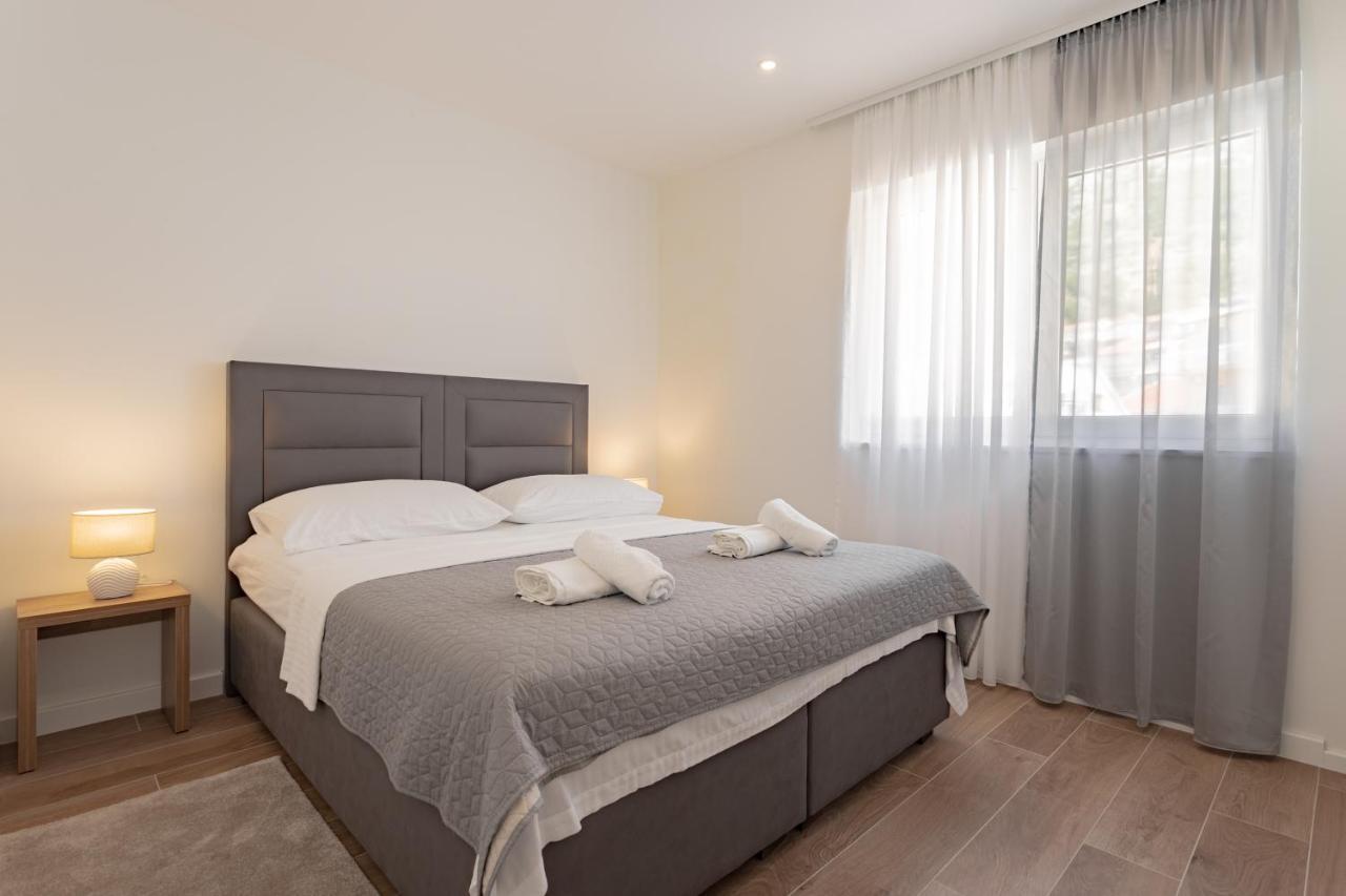 Apartmani Benzon บาชกาโวดา ภายนอก รูปภาพ
