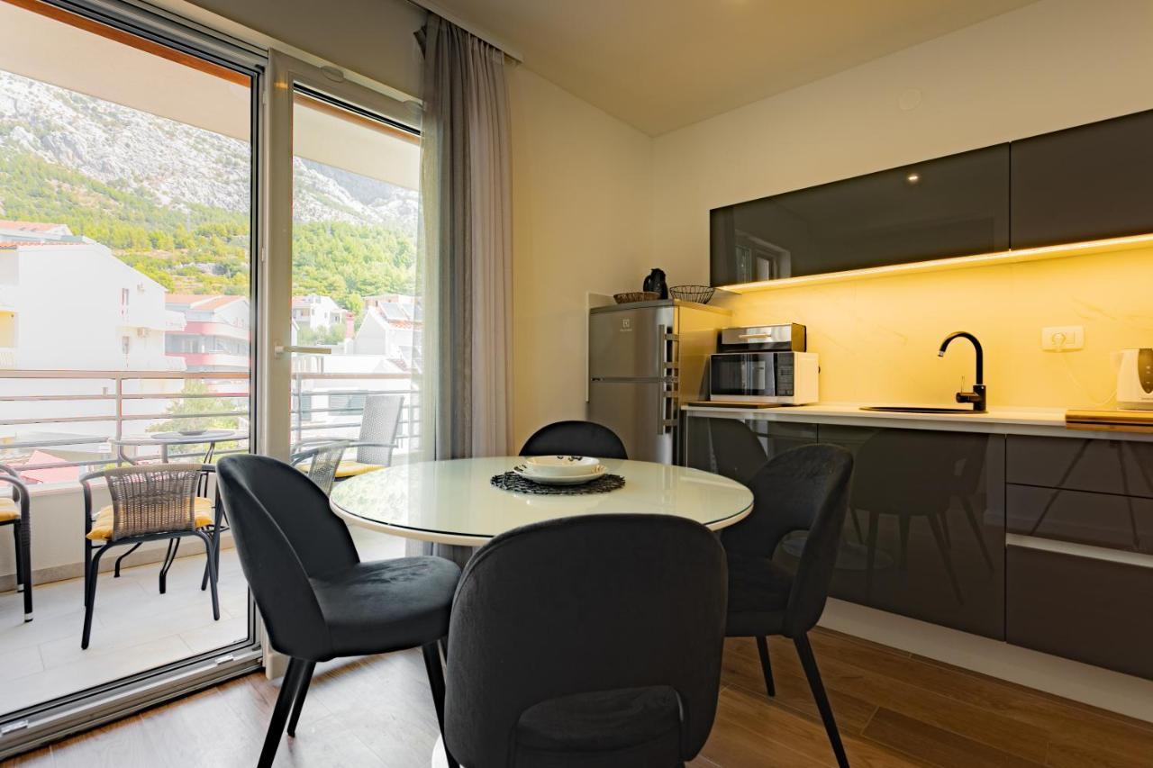 Apartmani Benzon บาชกาโวดา ภายนอก รูปภาพ