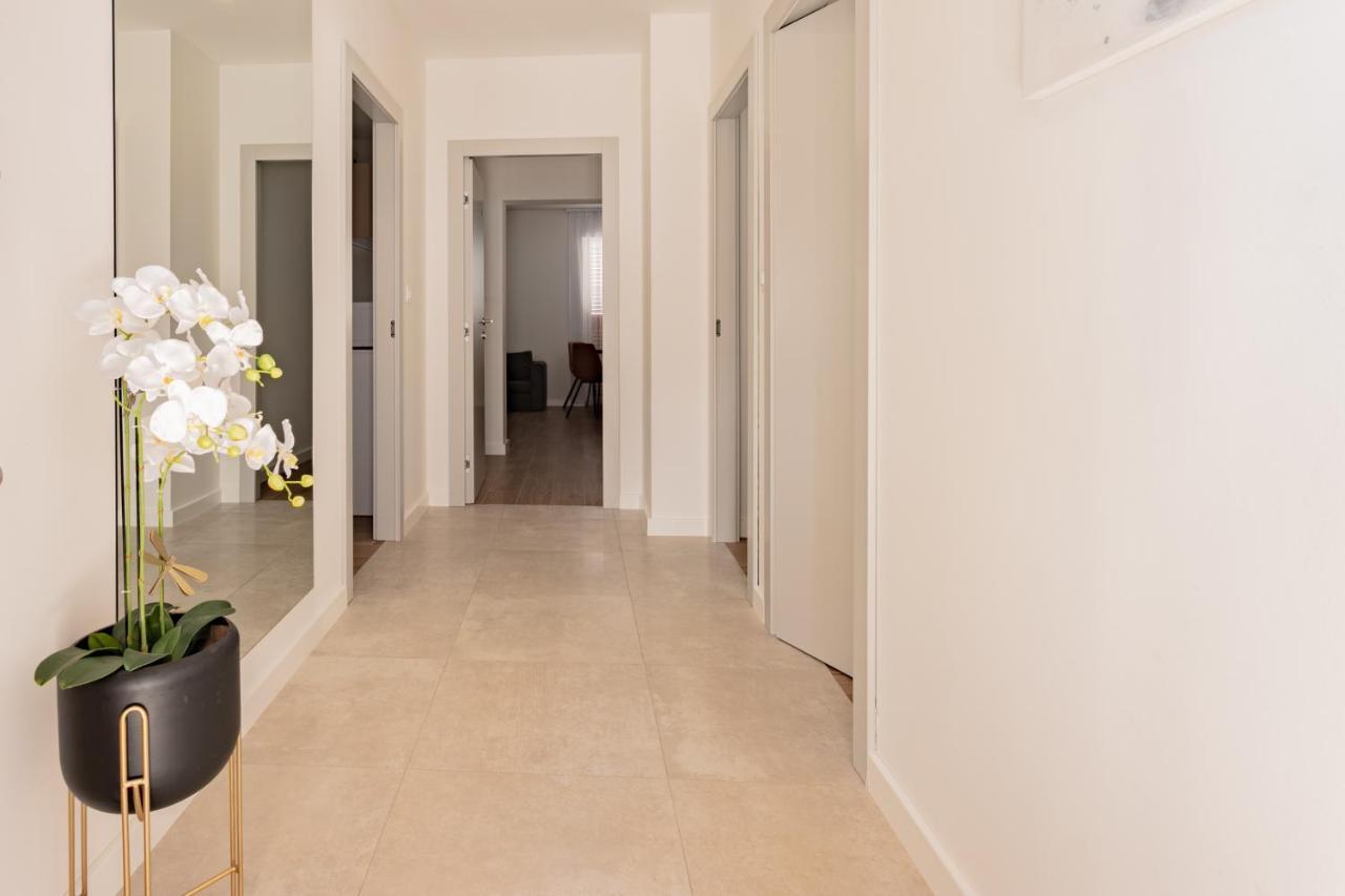 Apartmani Benzon บาชกาโวดา ภายนอก รูปภาพ