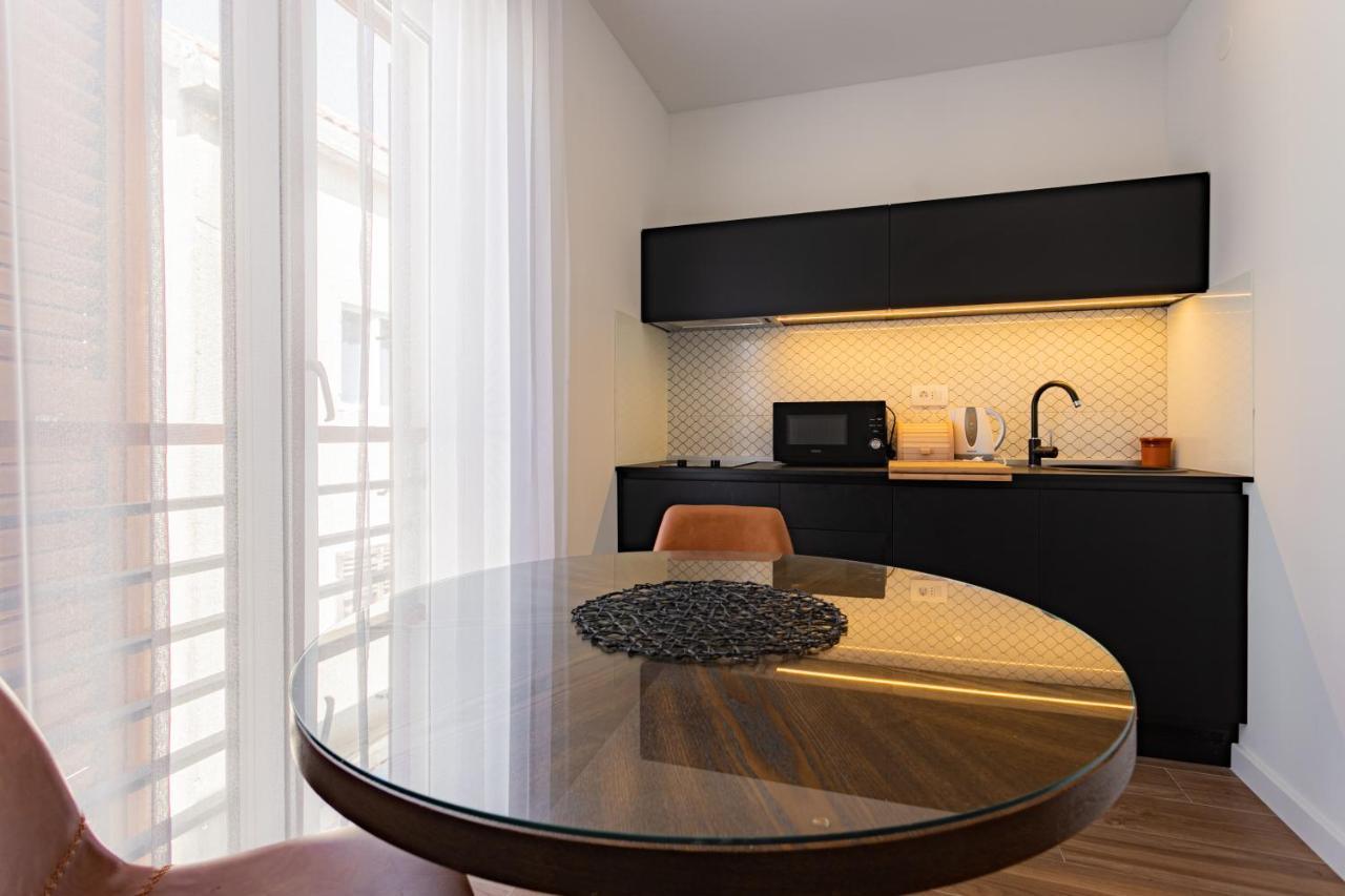 Apartmani Benzon บาชกาโวดา ภายนอก รูปภาพ